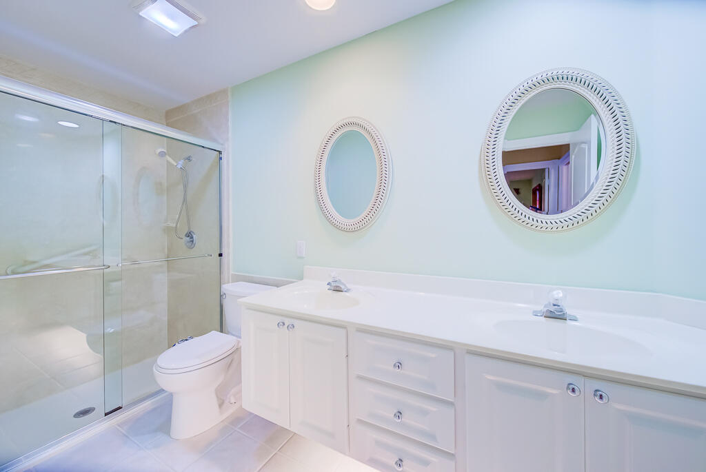 2708 Livingston, West Palm Beach FL 33411