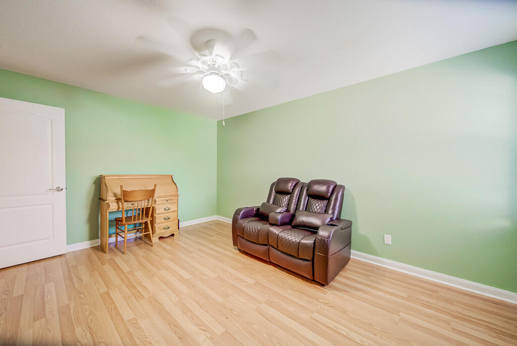 2708 Livingston, West Palm Beach FL 33411