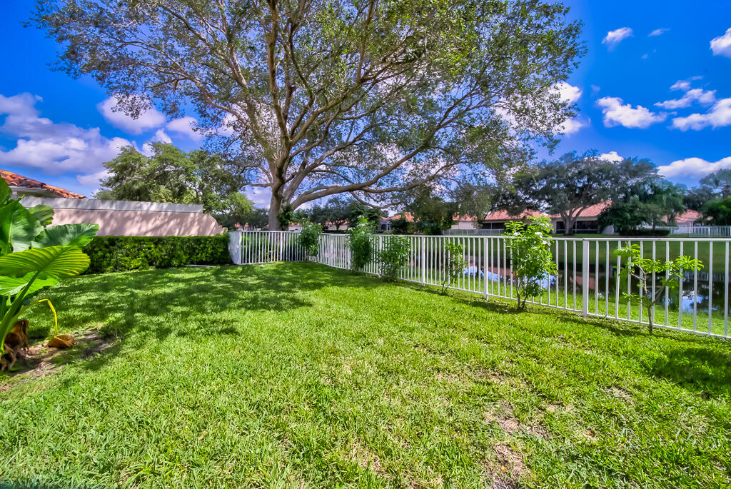 2708 Livingston, West Palm Beach FL 33411