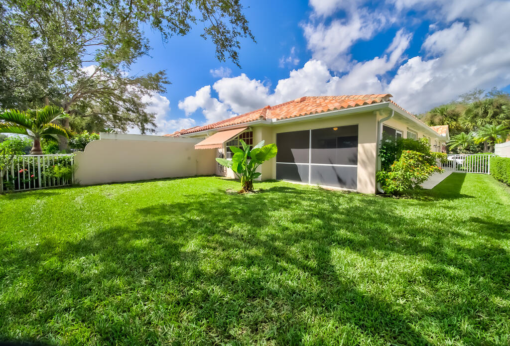 2708 Livingston, West Palm Beach FL 33411