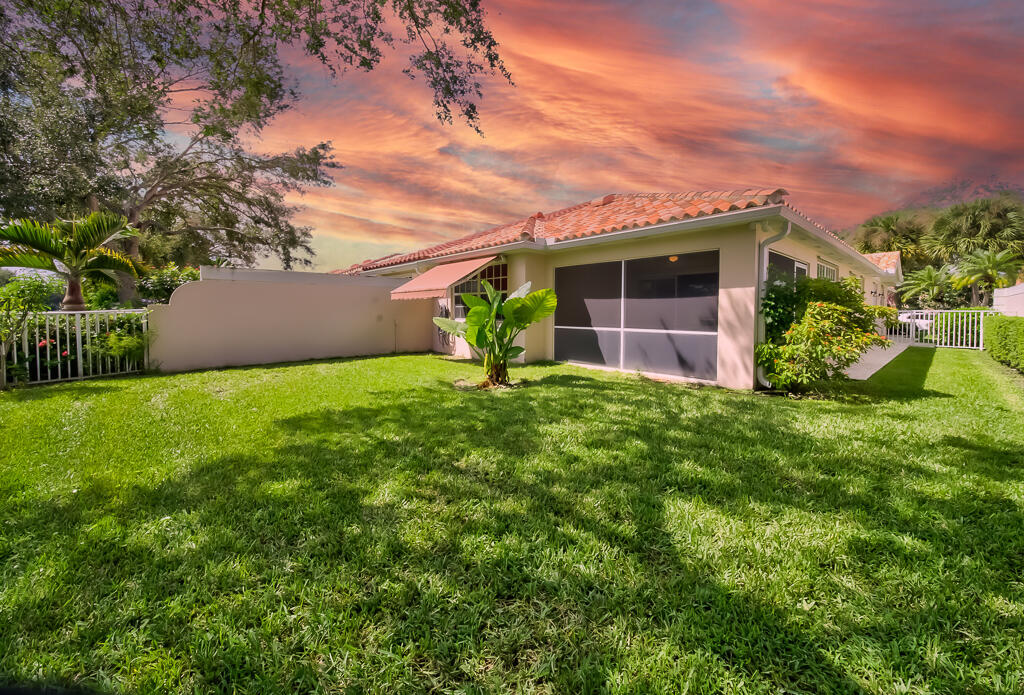 2708 Livingston, West Palm Beach FL 33411
