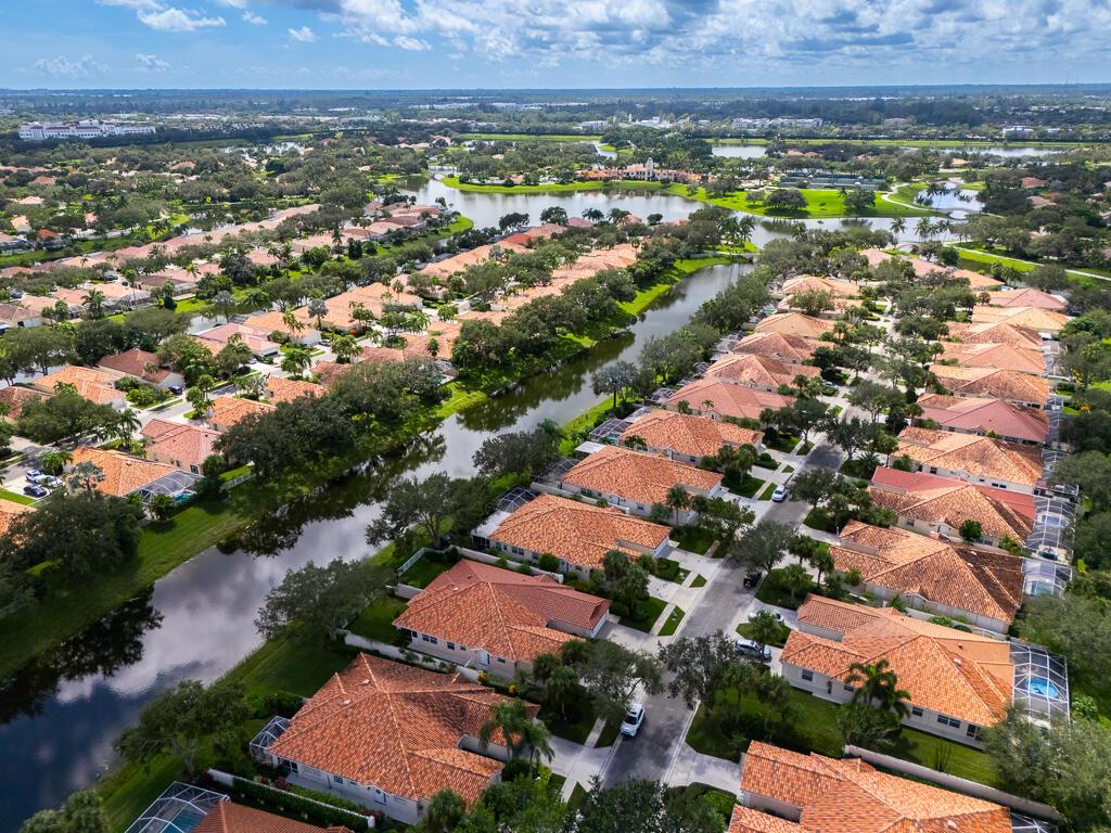 2708 Livingston, West Palm Beach FL 33411