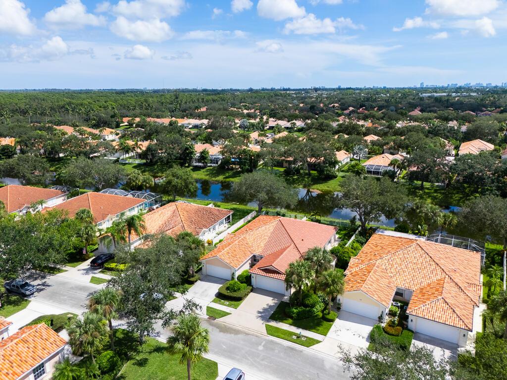 2708 Livingston, West Palm Beach FL 33411