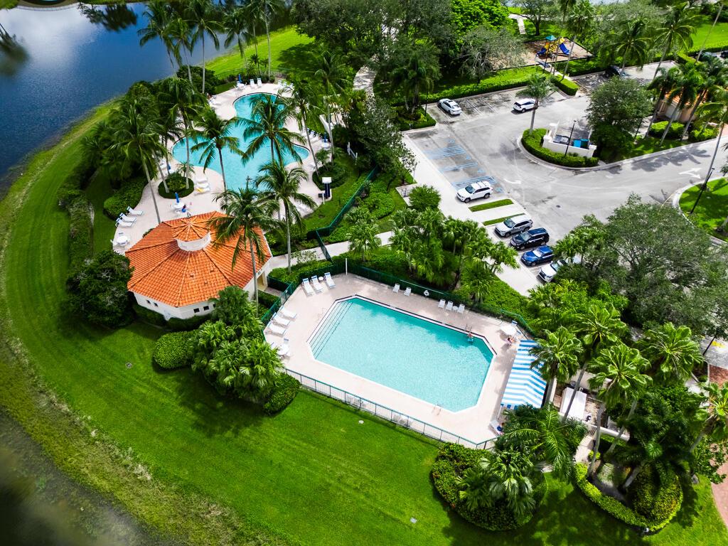 2708 Livingston, West Palm Beach FL 33411