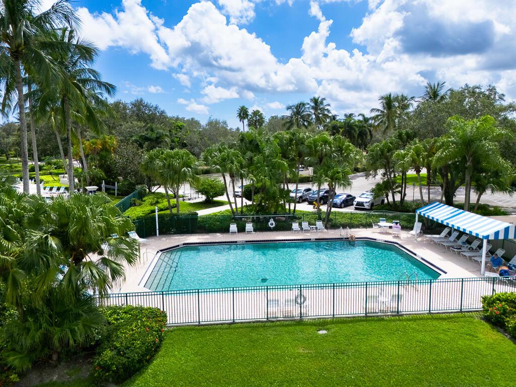 2708 Livingston, West Palm Beach FL 33411