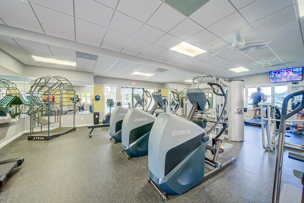 2708 Livingston, West Palm Beach FL 33411