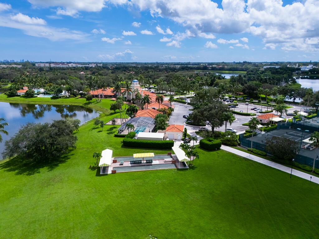 2708 Livingston, West Palm Beach FL 33411