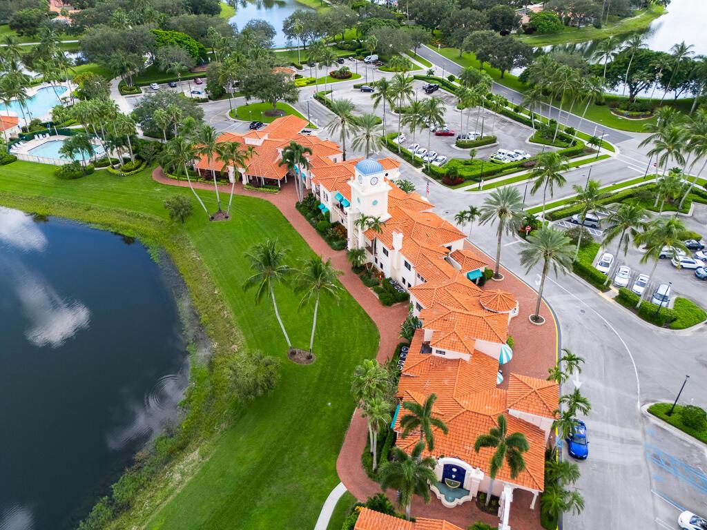 2708 Livingston, West Palm Beach FL 33411