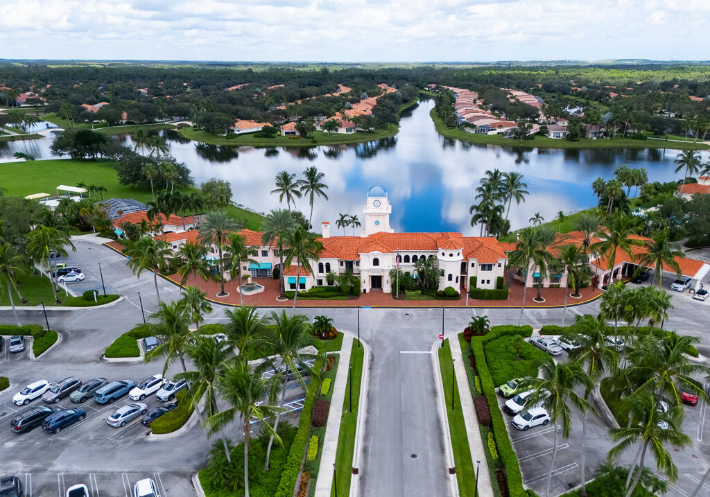 2708 Livingston, West Palm Beach FL 33411