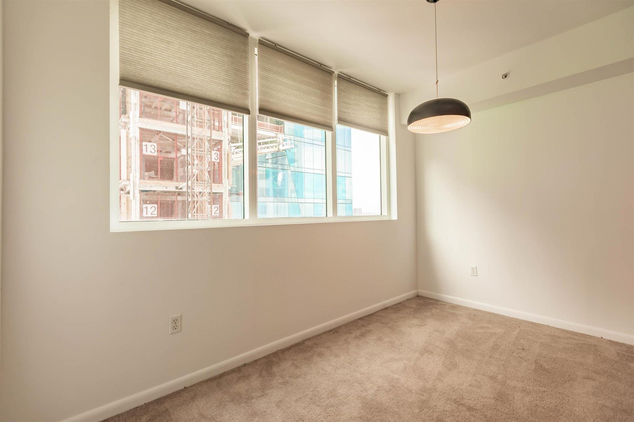244 Biscayne Boulevard #1008, Miami FL 33132