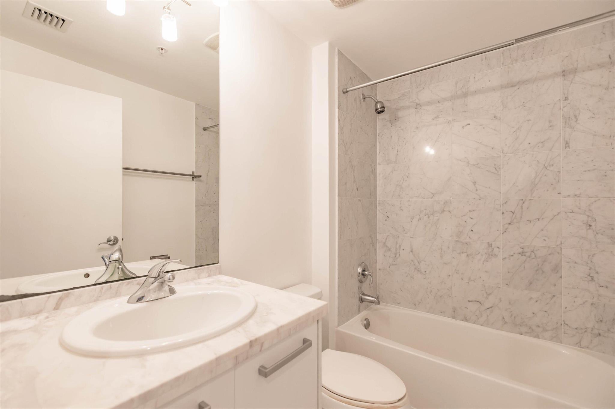 244 Biscayne Boulevard #1008, Miami FL 33132