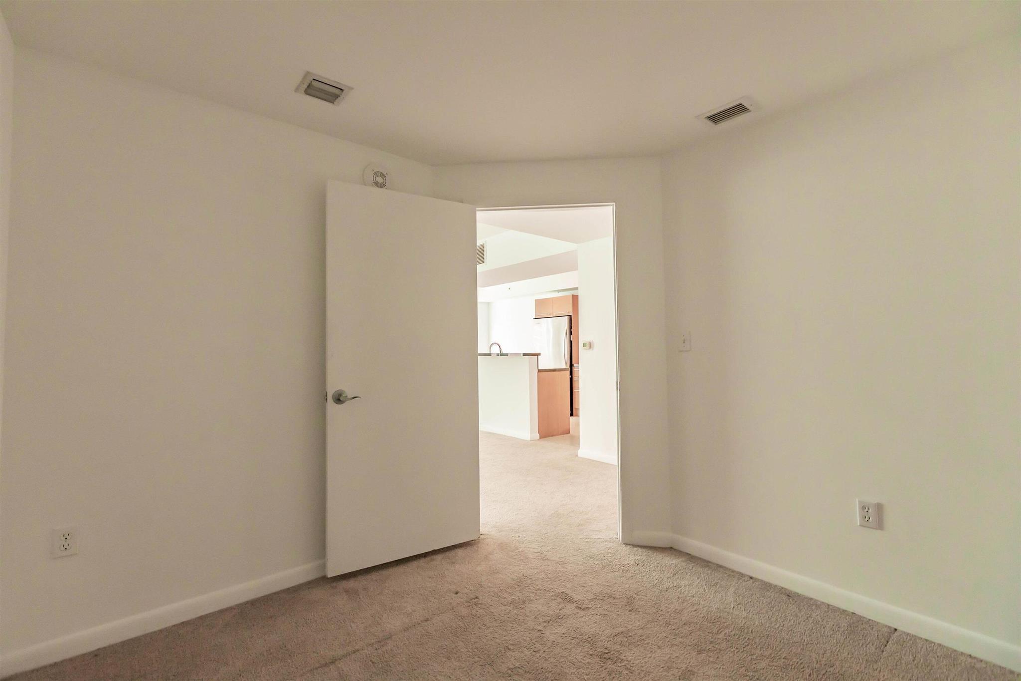 244 Biscayne Boulevard #1008, Miami FL 33132
