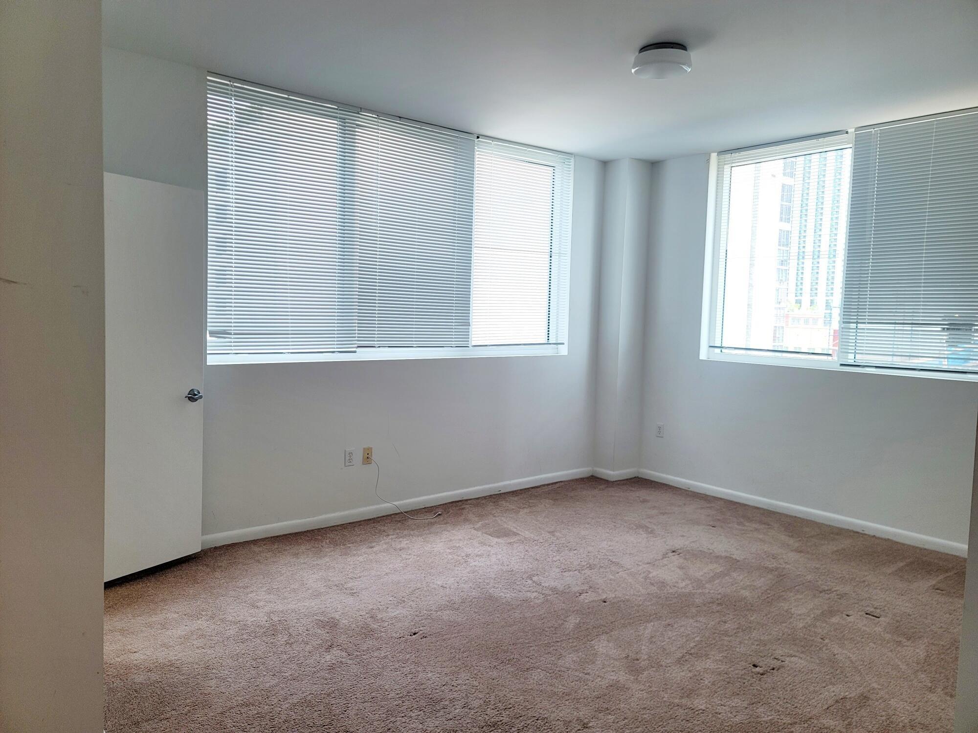 244 Biscayne Boulevard #1008, Miami FL 33132