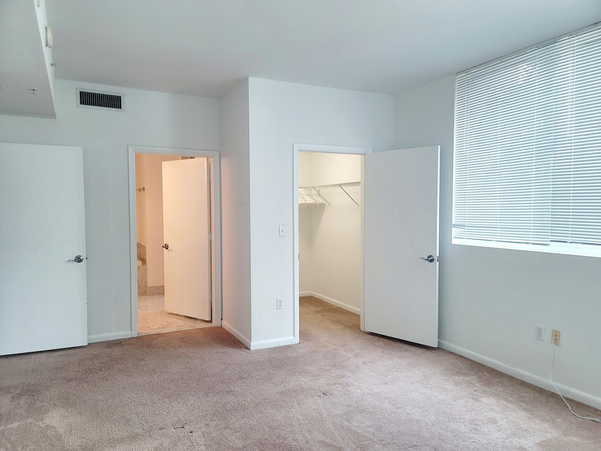 244 Biscayne Boulevard #1008, Miami FL 33132
