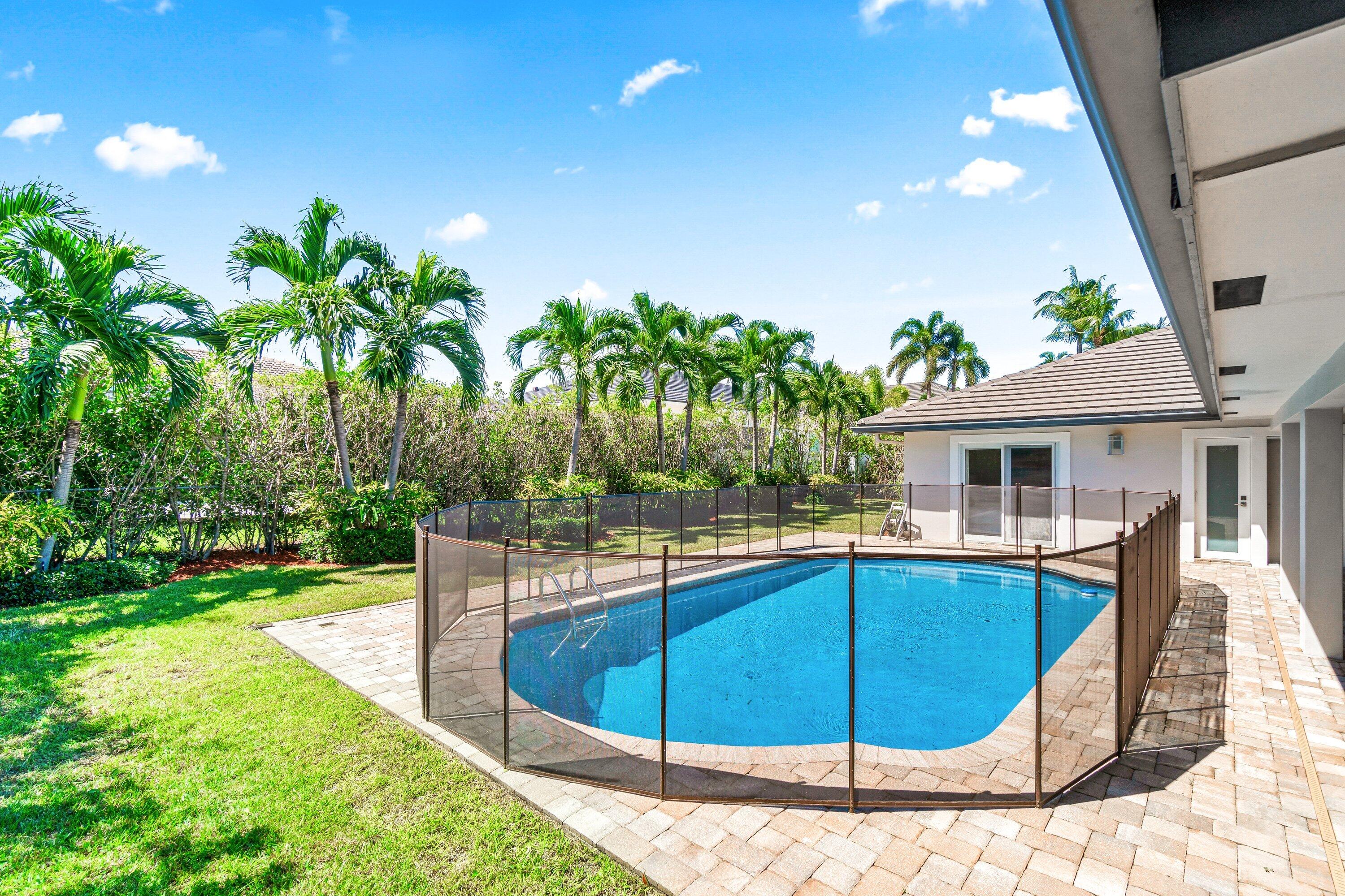 2367 Queen Palm, Boca Raton FL 33432