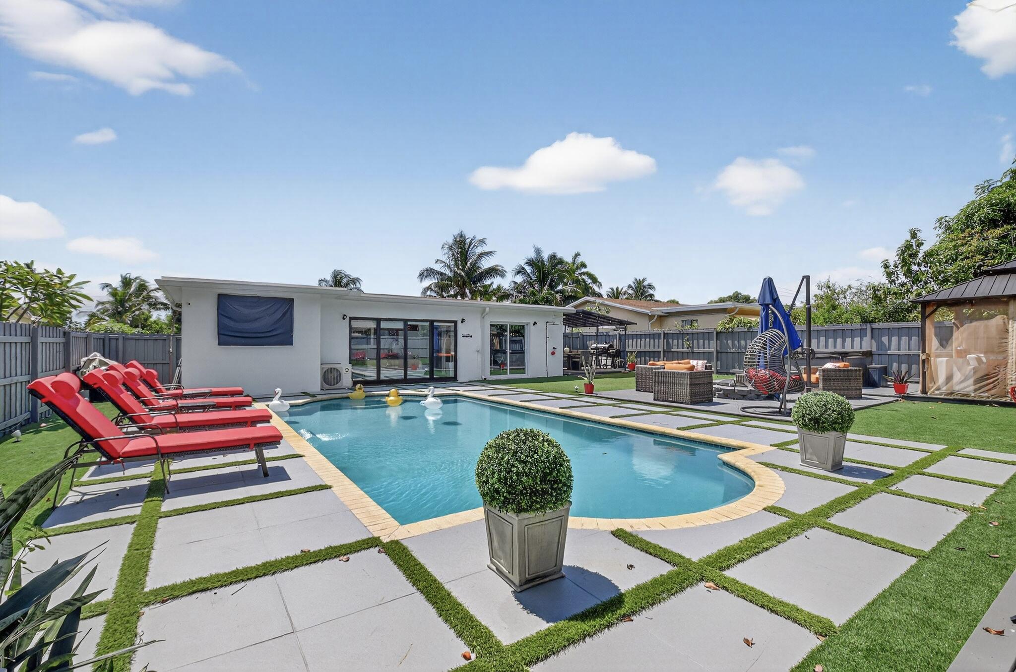 449 SW 4th, Boynton Beach FL 33435