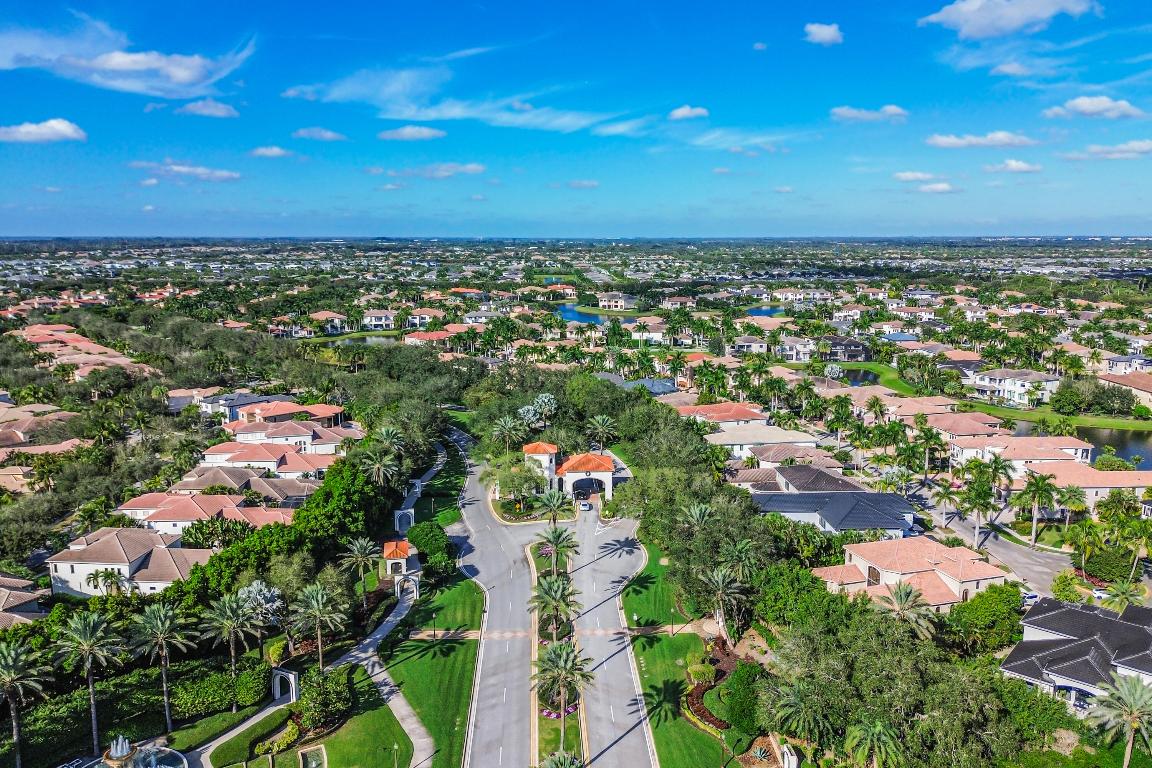 9407 Bridgebrook, Boca Raton FL 33496