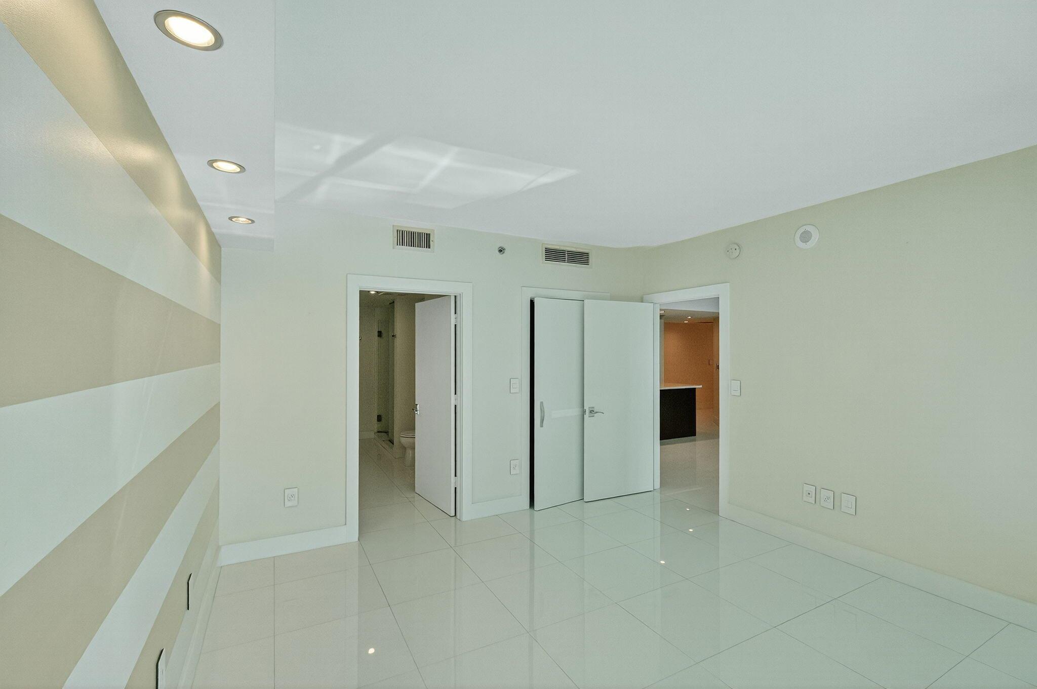 55 SE 6th Street #2103, Miami FL 33131