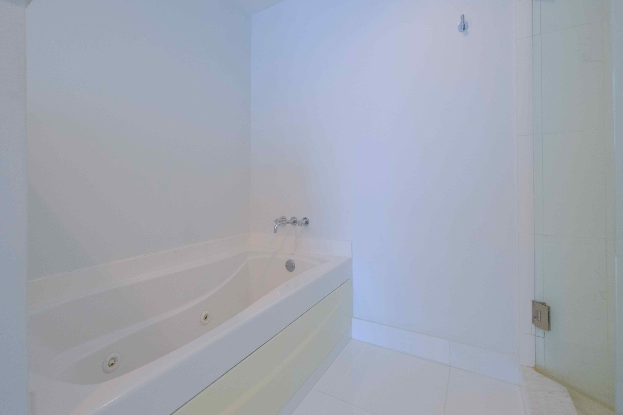 55 SE 6th Street #2103, Miami FL 33131