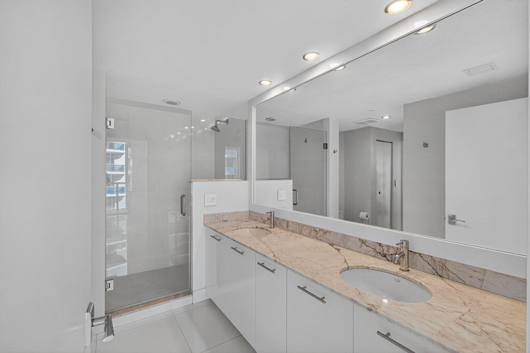 55 SE 6th Street #2103, Miami FL 33131