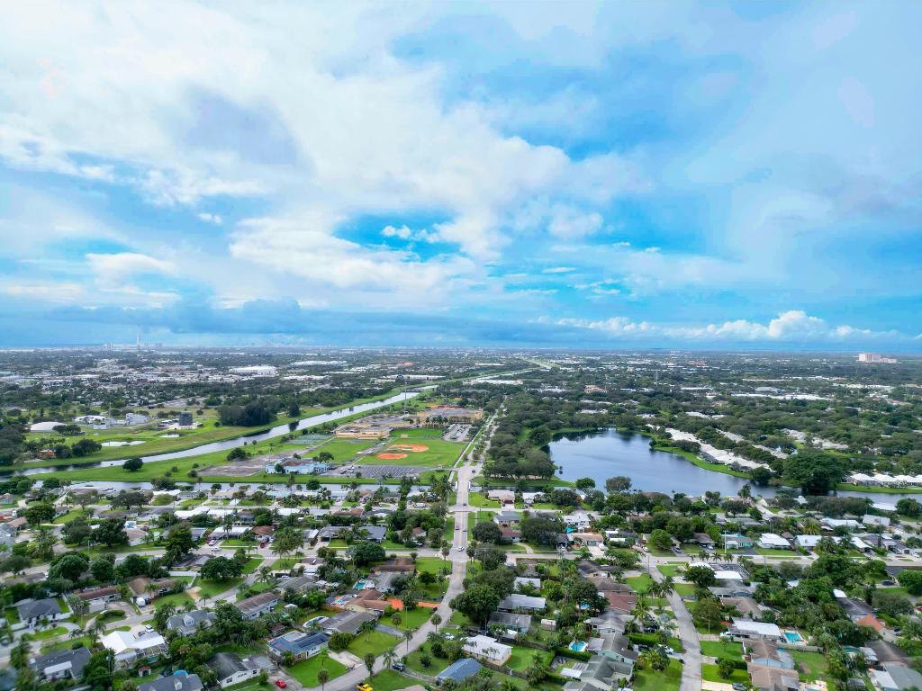 359 Garden, Palm Beach Gardens FL 33410