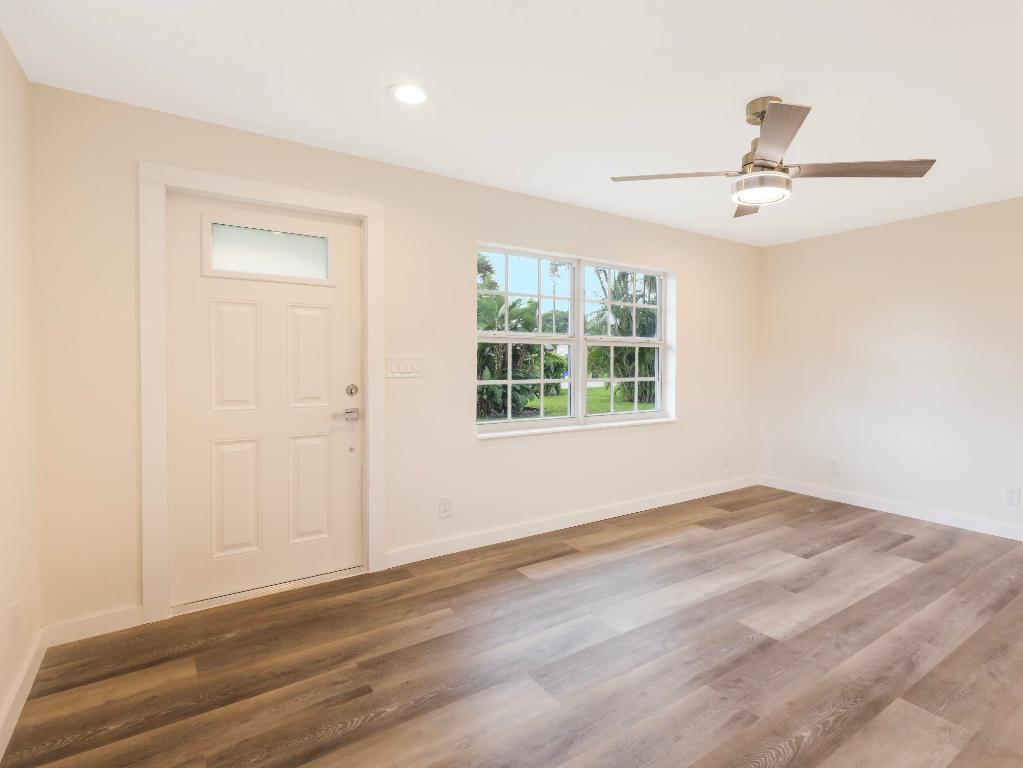 359 Garden, Palm Beach Gardens FL 33410