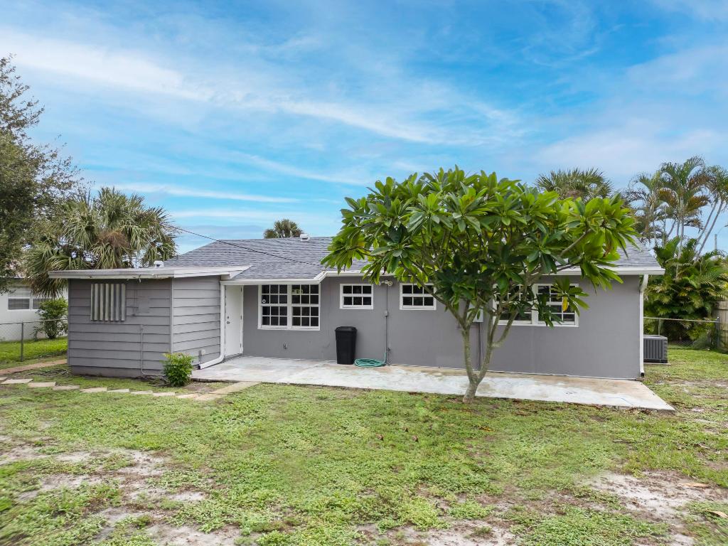 359 Garden, Palm Beach Gardens FL 33410