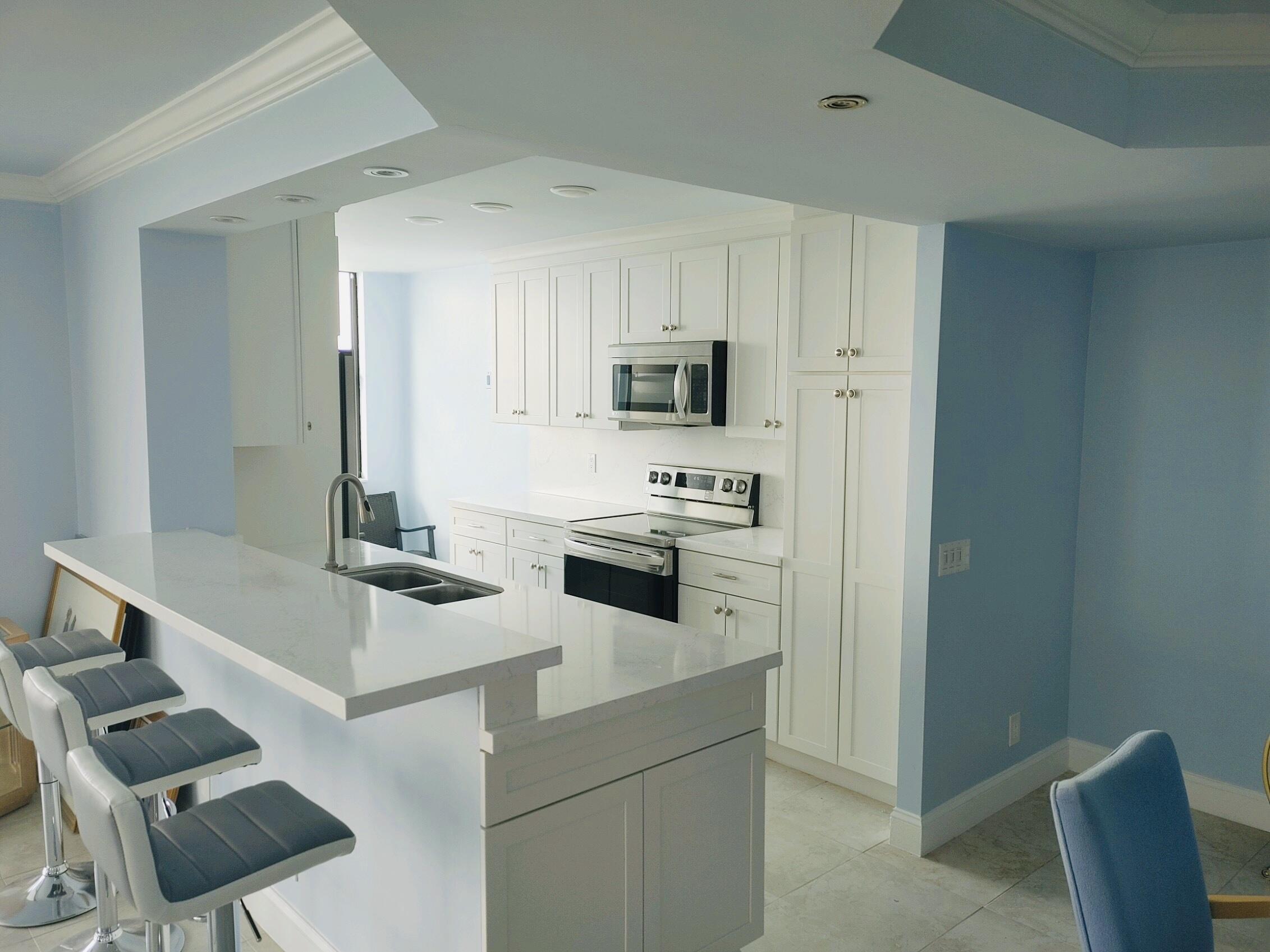 3800 Washington #907, West Palm Beach FL 33405