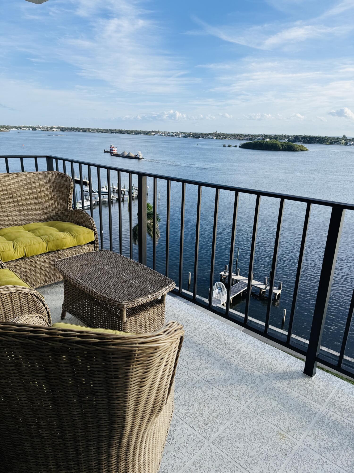 3800 Washington #907, West Palm Beach FL 33405