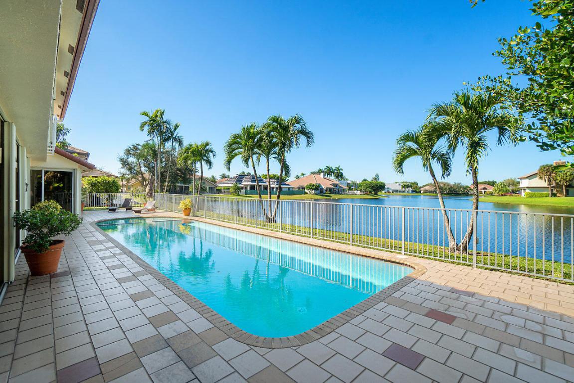 4407 Woodfield, Boca Raton FL 33434