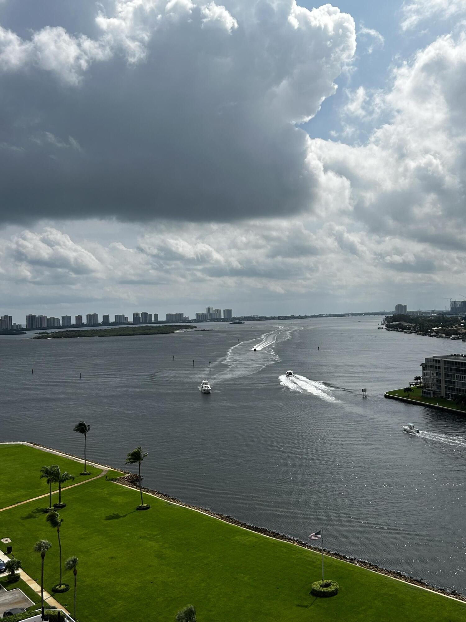 108 Lakeshore #338, North Palm Beach FL 33408