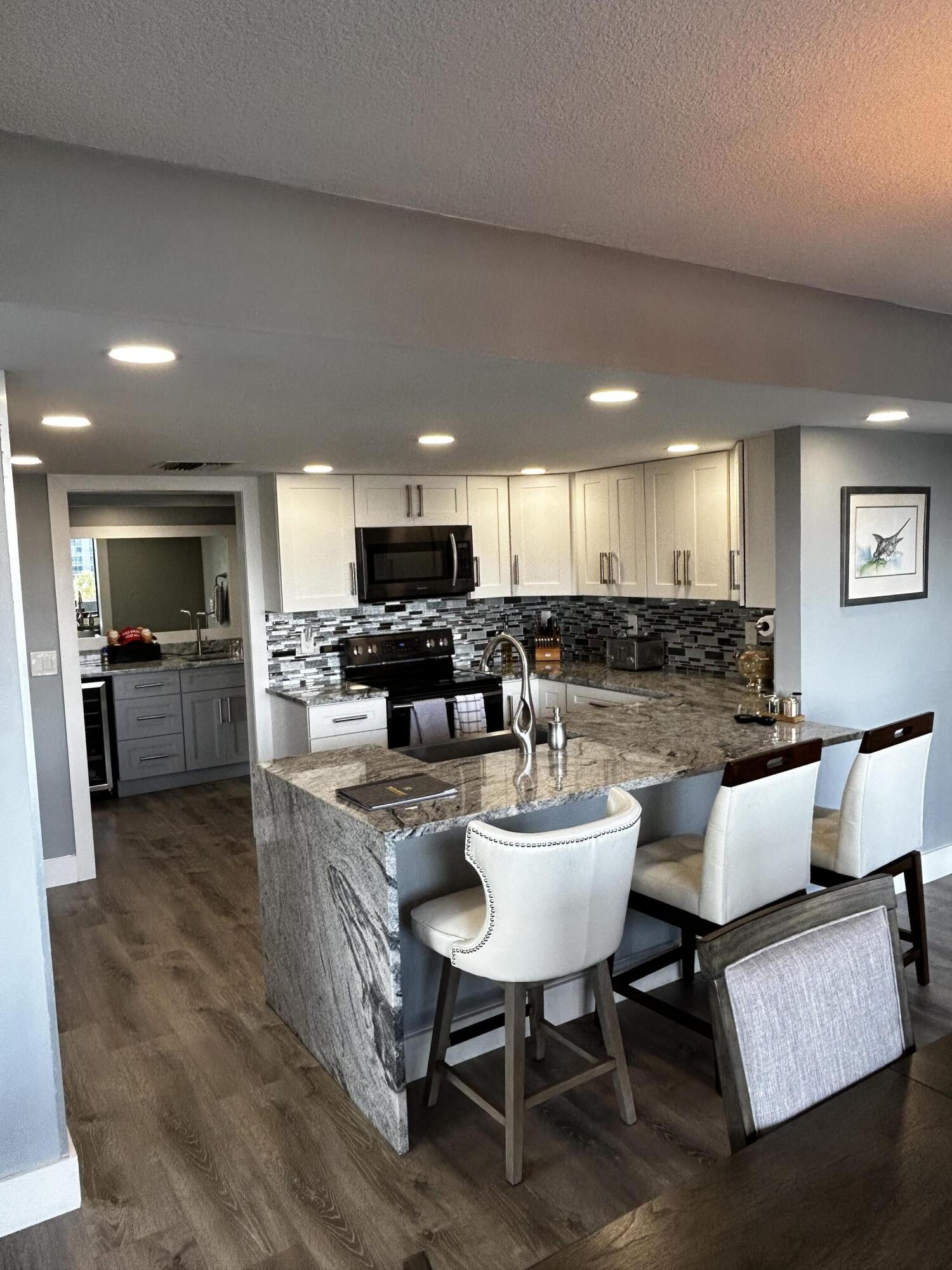 108 Lakeshore #338, North Palm Beach FL 33408
