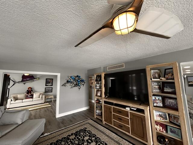 108 Lakeshore #338, North Palm Beach FL 33408