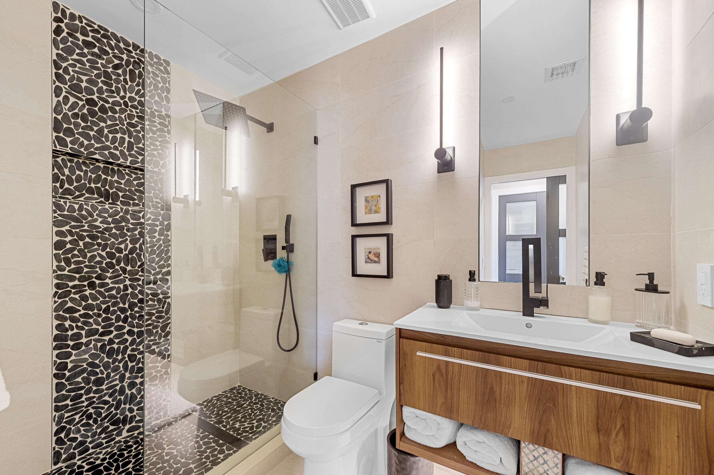 7819 Lakeside #814, Boca Raton FL 33434