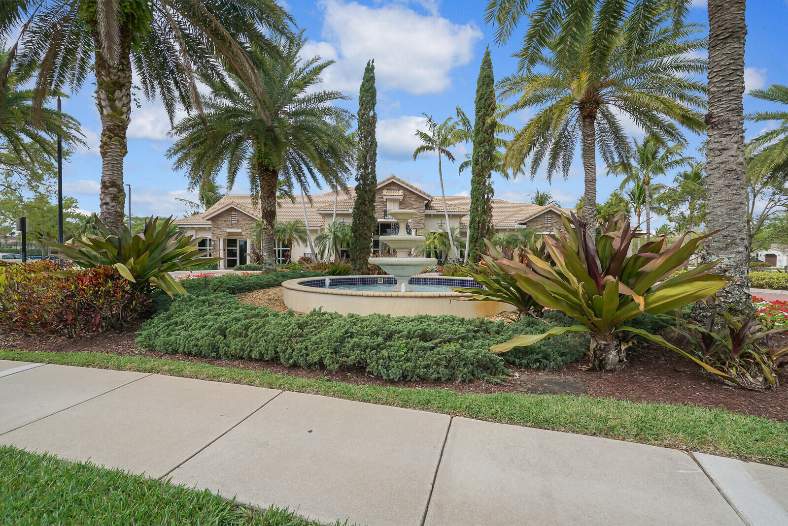 212 Behring, Jupiter FL 33458