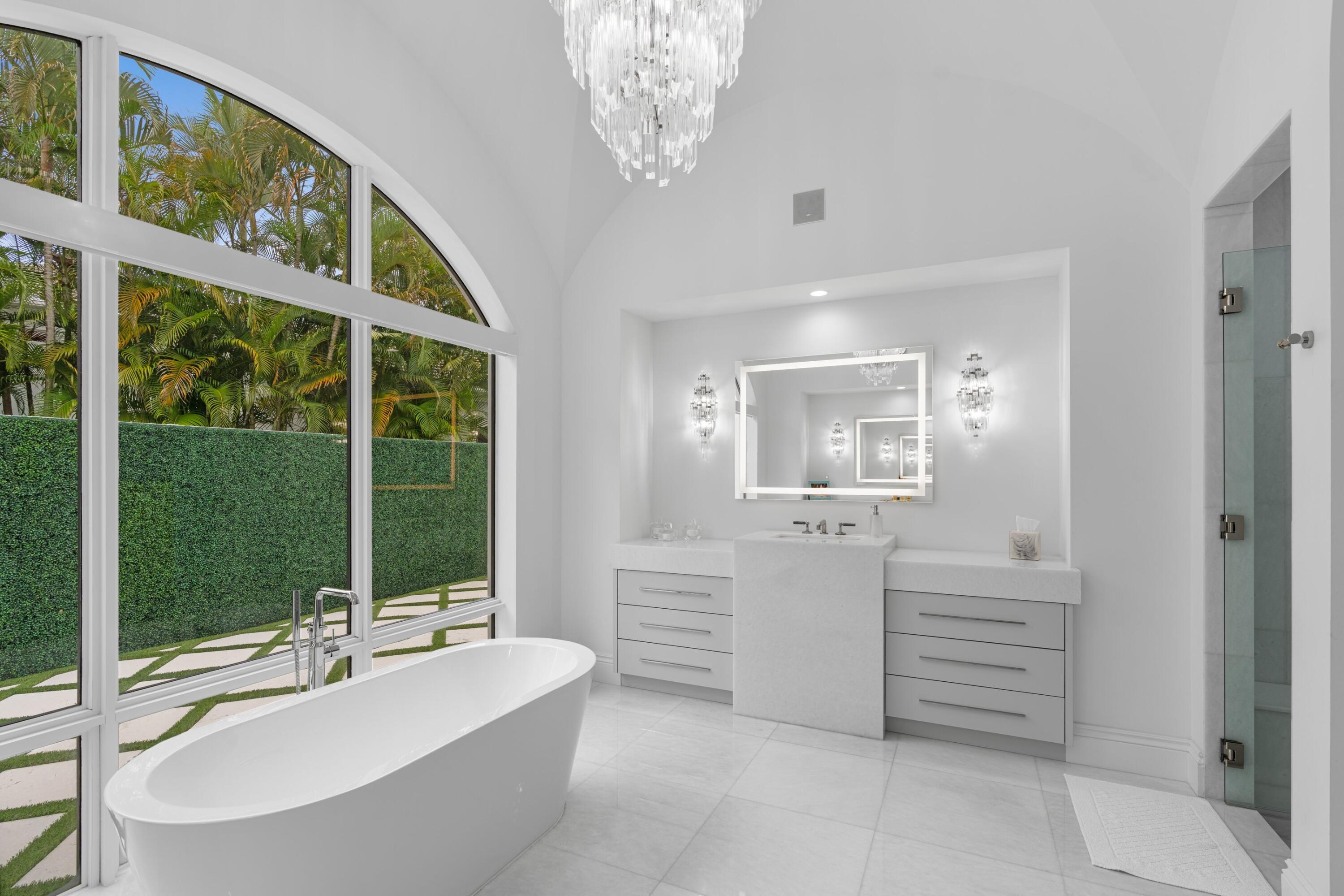111 Via Palacio, Palm Beach Gardens FL 33418
