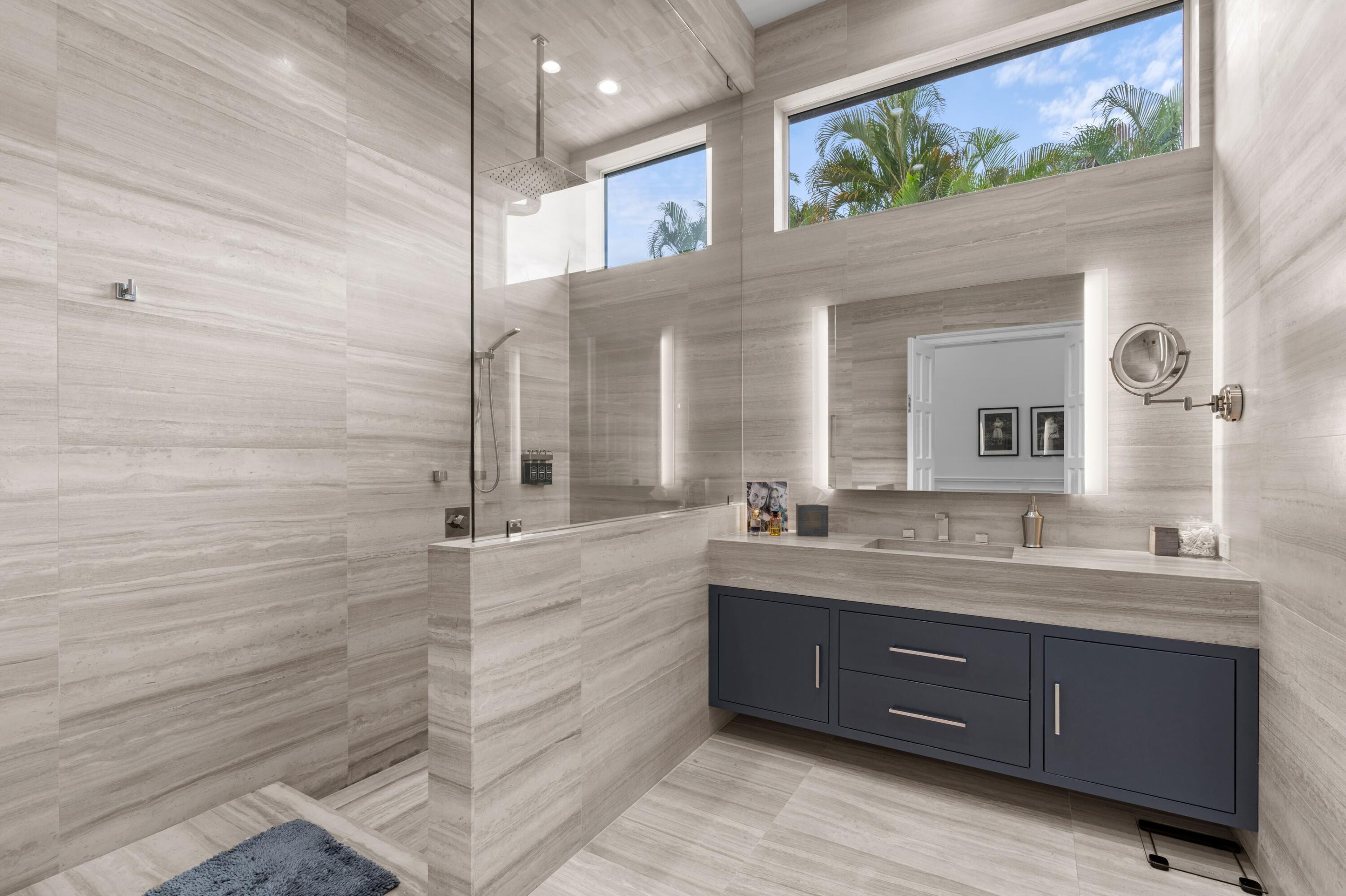 111 Via Palacio, Palm Beach Gardens FL 33418