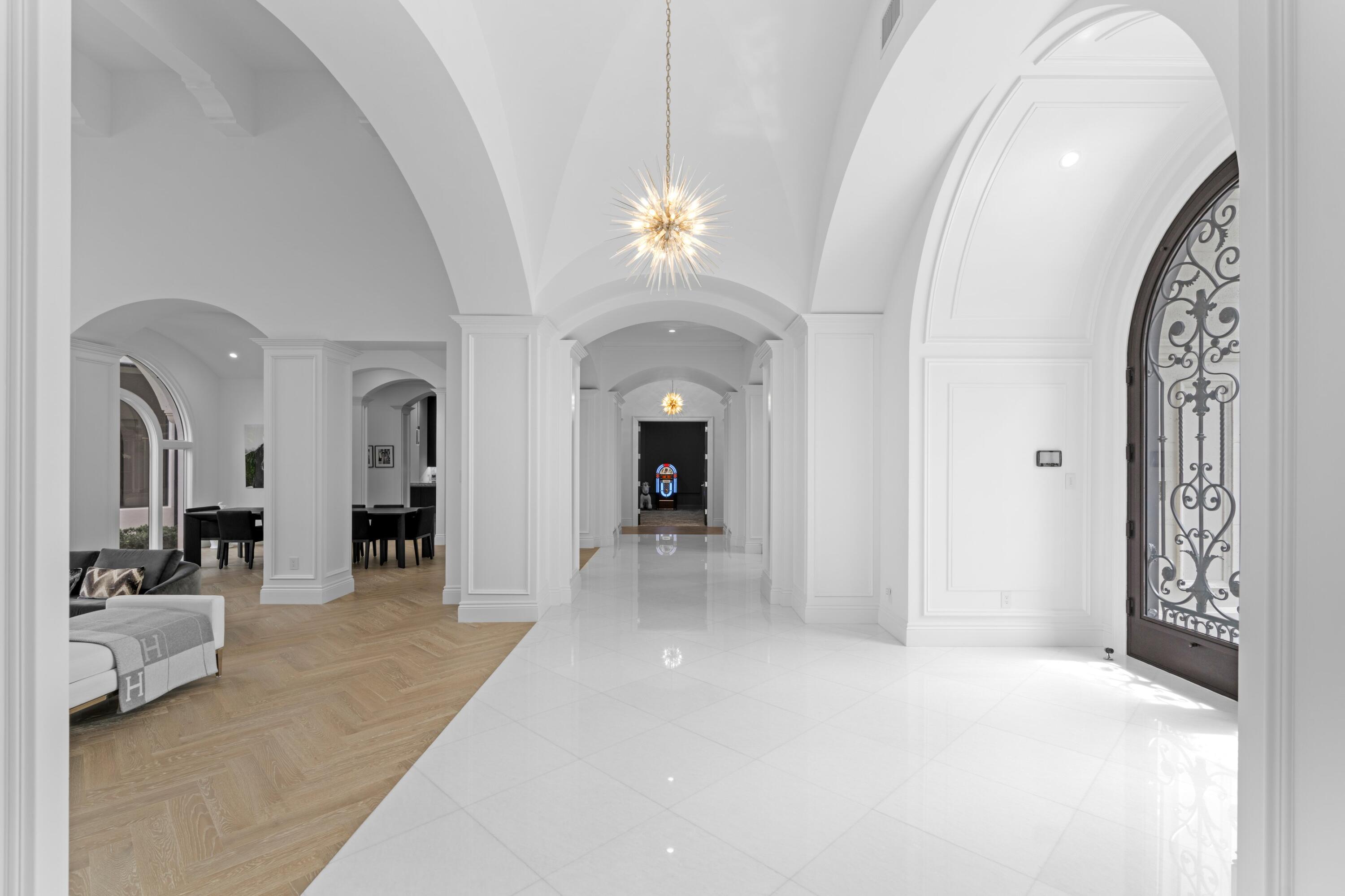 111 Via Palacio, Palm Beach Gardens FL 33418