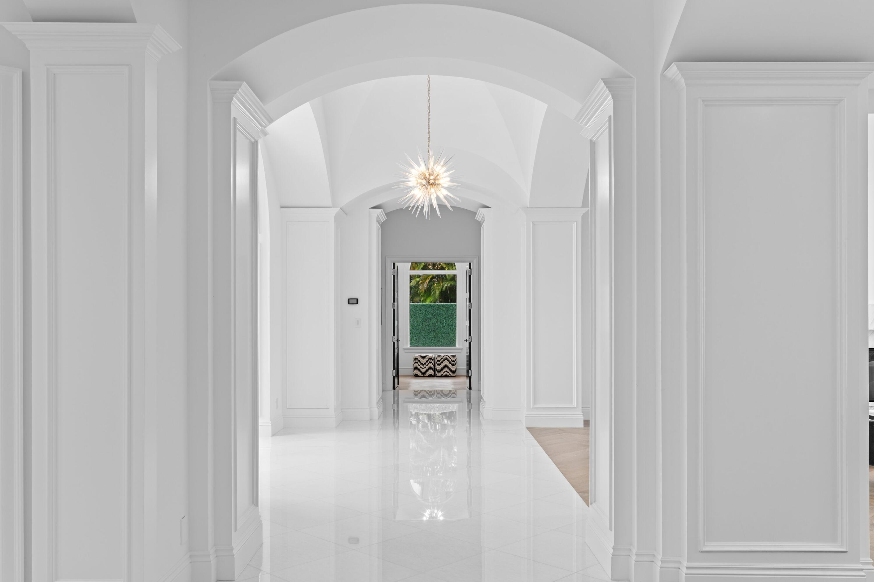 111 Via Palacio, Palm Beach Gardens FL 33418