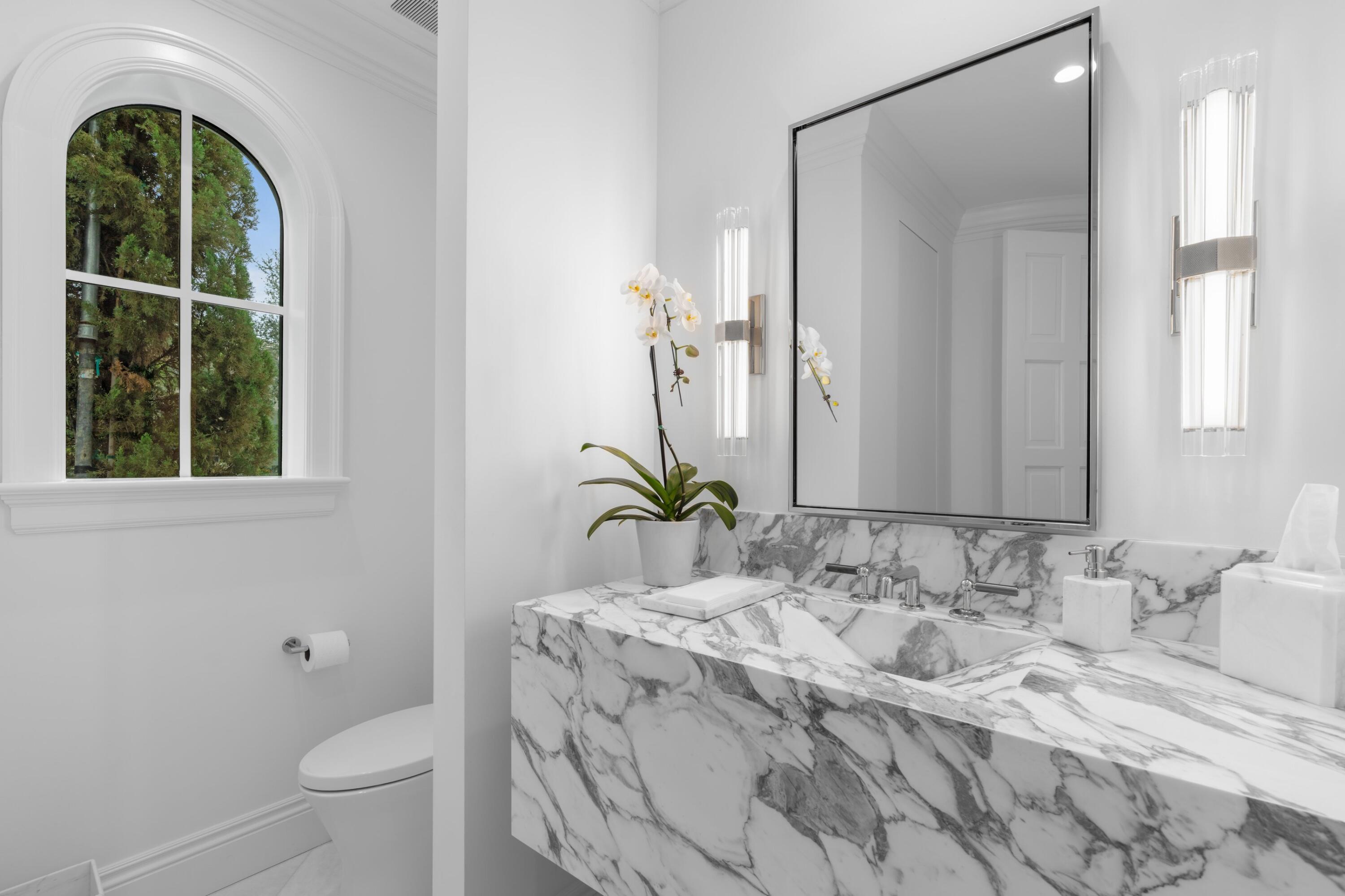 111 Via Palacio, Palm Beach Gardens FL 33418