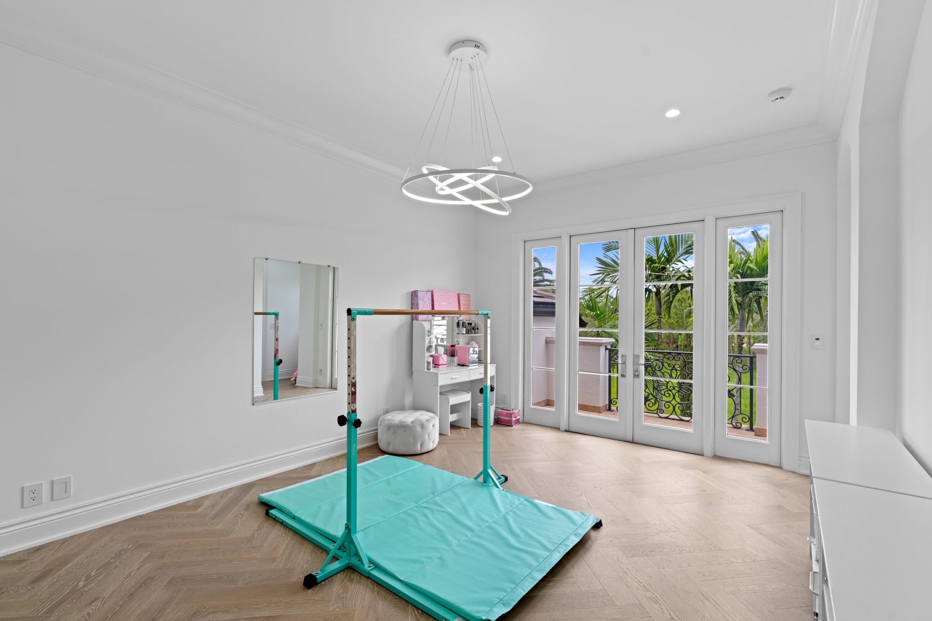 111 Via Palacio, Palm Beach Gardens FL 33418