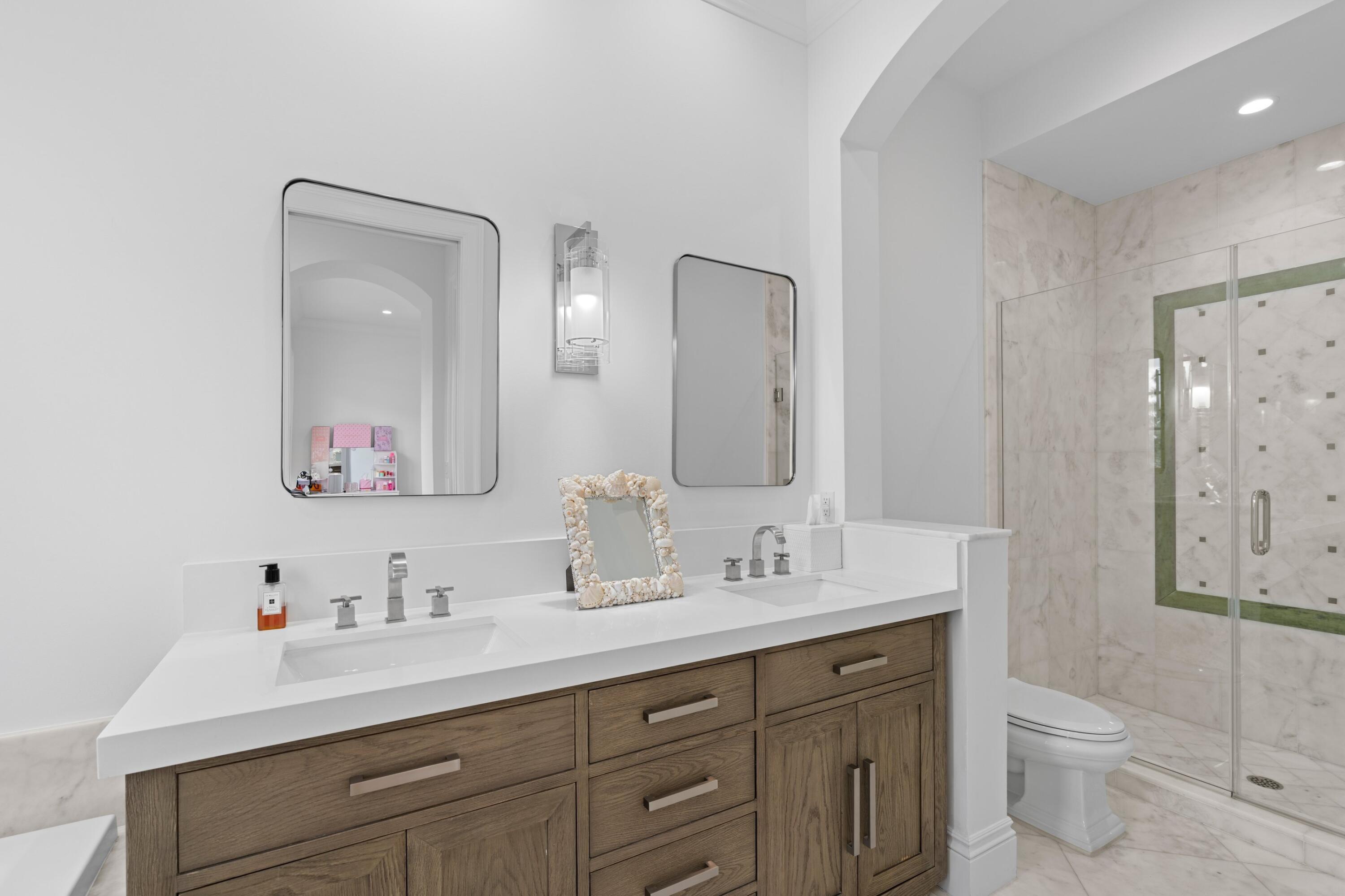 111 Via Palacio, Palm Beach Gardens FL 33418