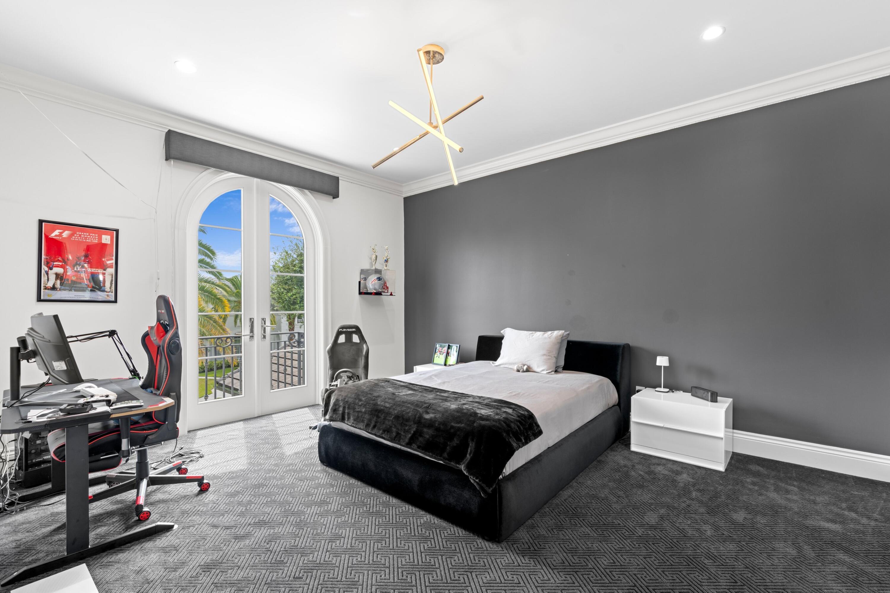 111 Via Palacio, Palm Beach Gardens FL 33418