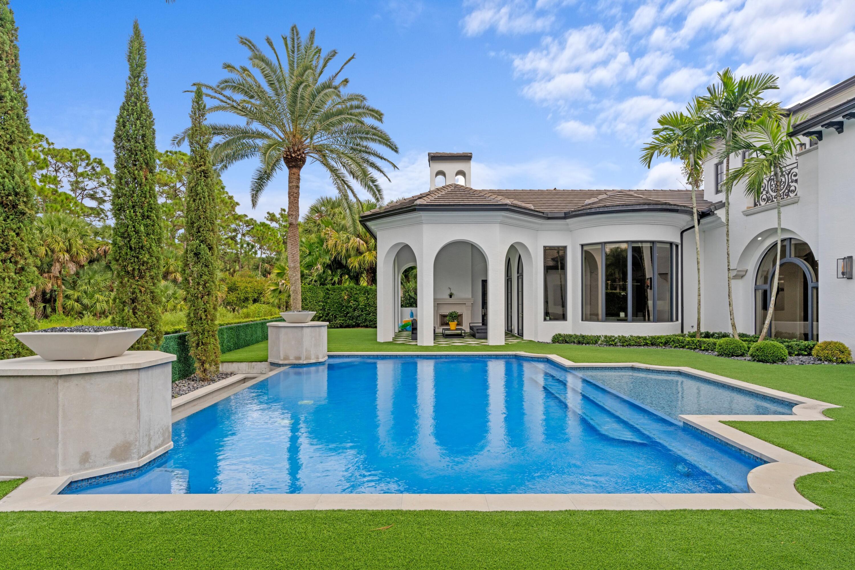 111 Via Palacio, Palm Beach Gardens FL 33418