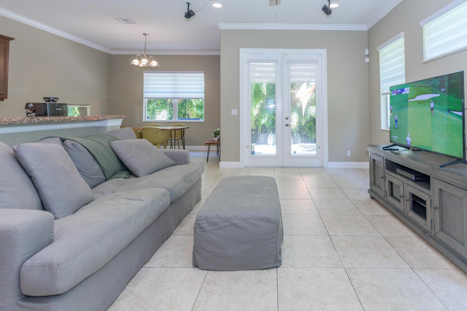 4655 Cadiz Circle, Palm Beach Gardens FL 33418