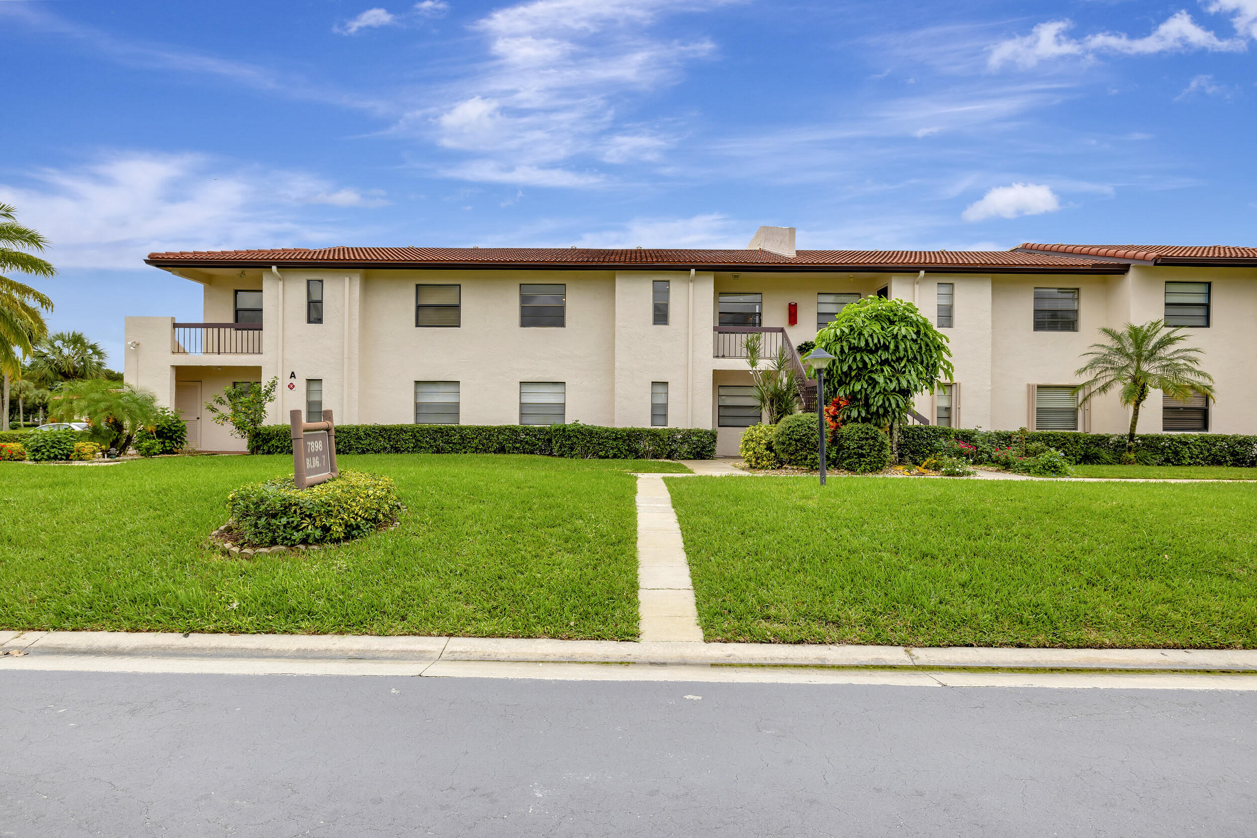7898 Eastlake #7d, Boca Raton FL 33433