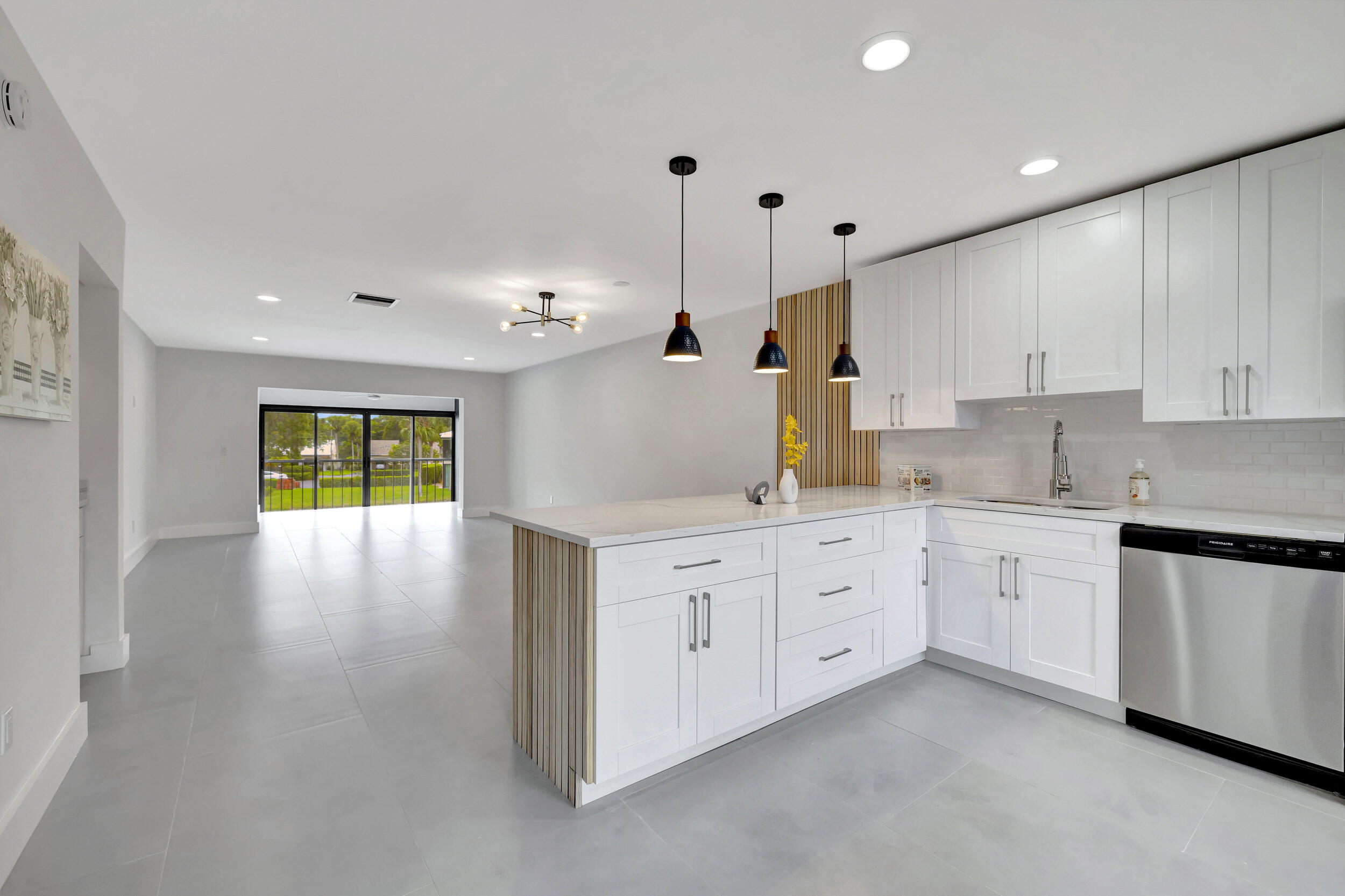 7898 Eastlake #7d, Boca Raton FL 33433