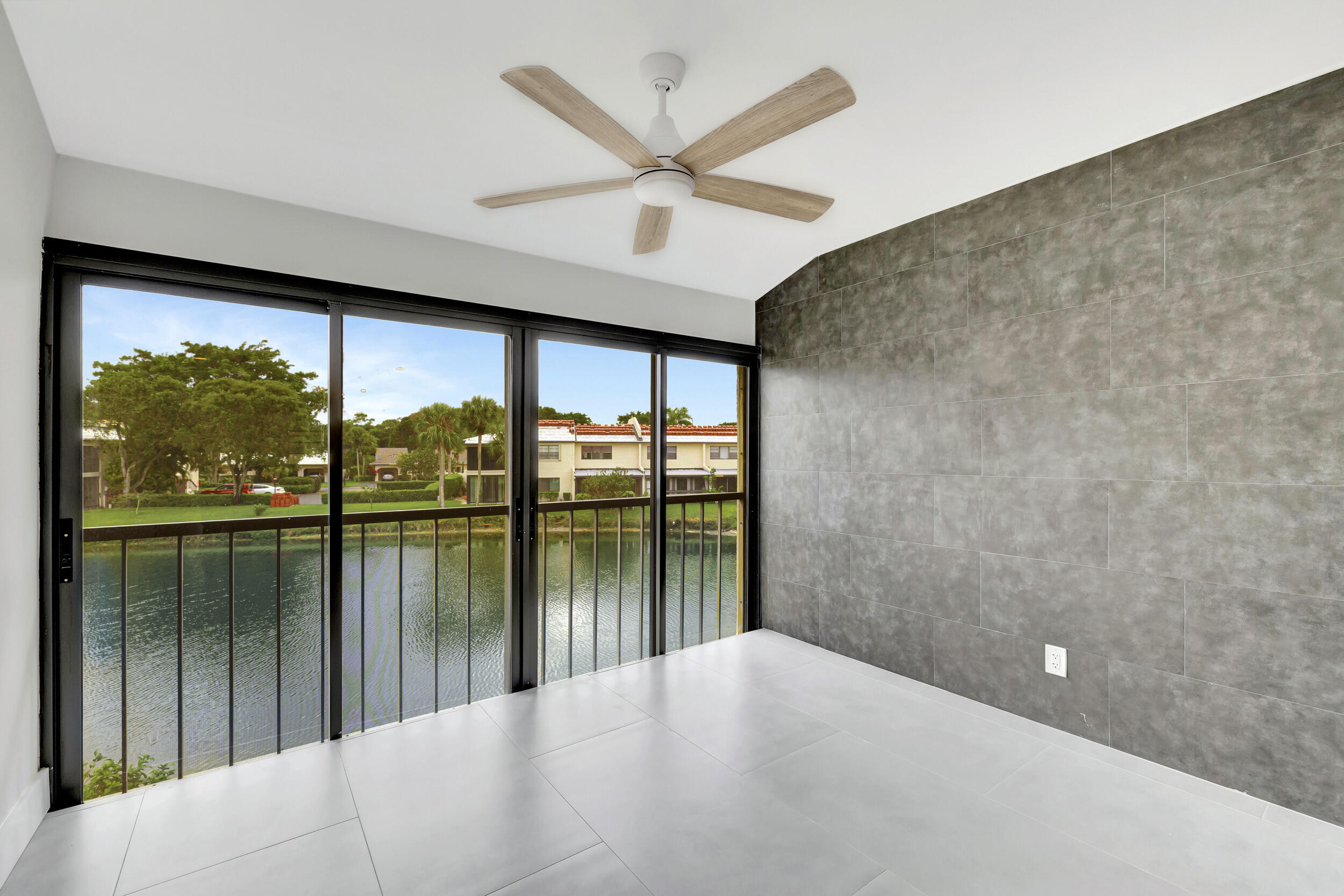 7898 Eastlake #7d, Boca Raton FL 33433