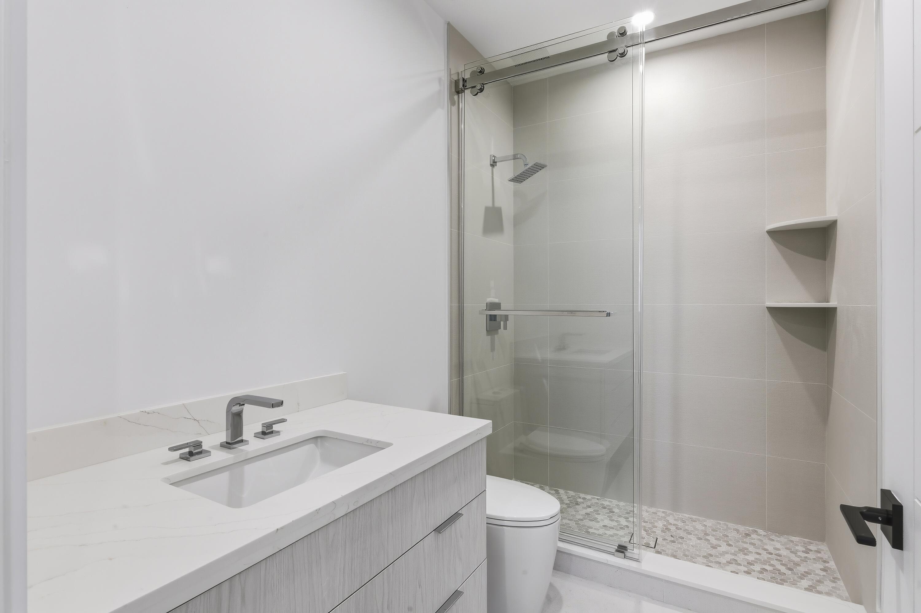 2323 Lake #201, Singer Island FL 33404