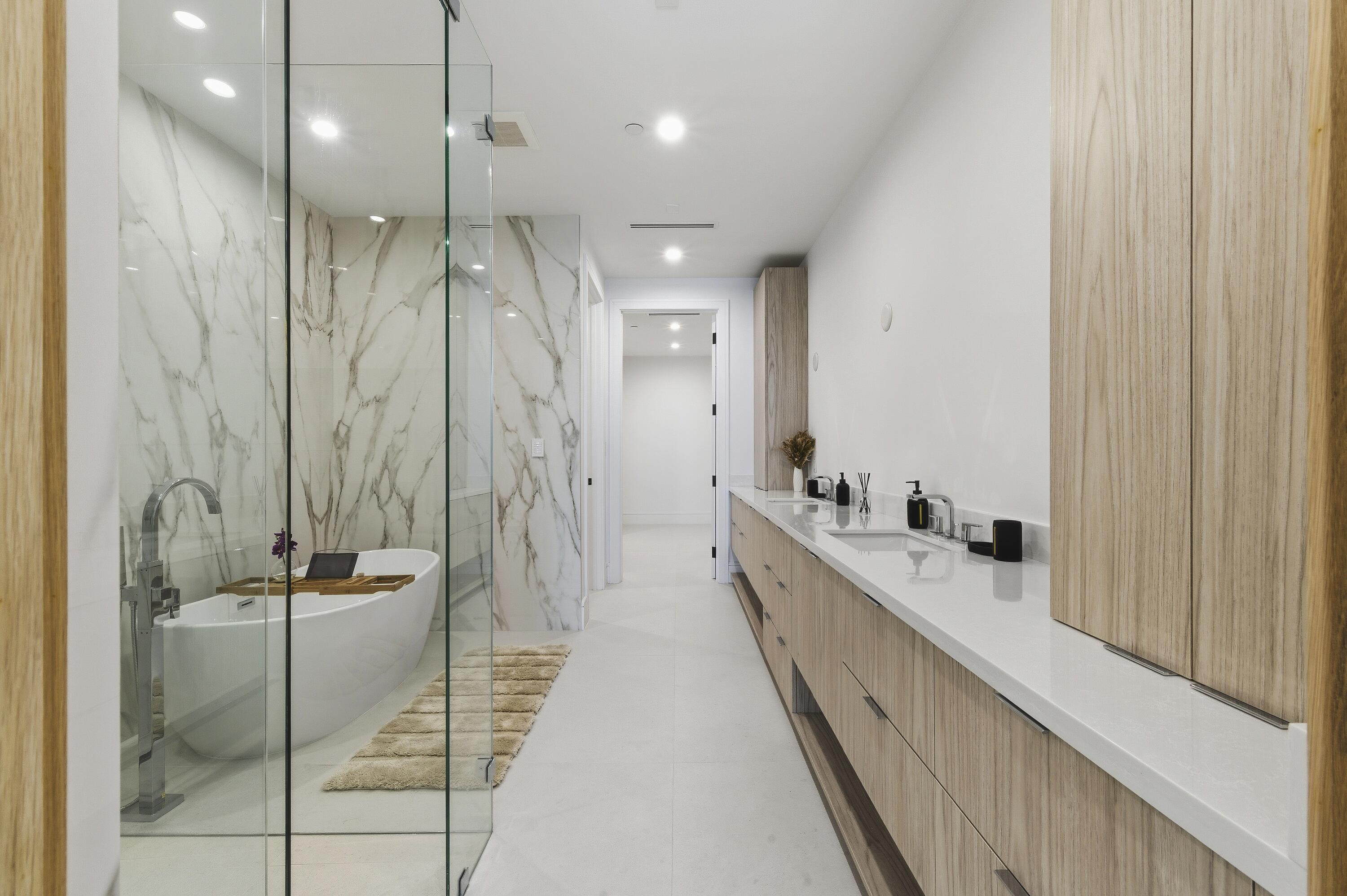 2323 Lake #201, Singer Island FL 33404